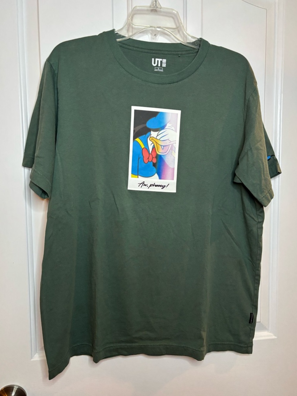 EUC UNIQLO Men’s Donald Duck Graphic T‑Shirt in dark sage size L